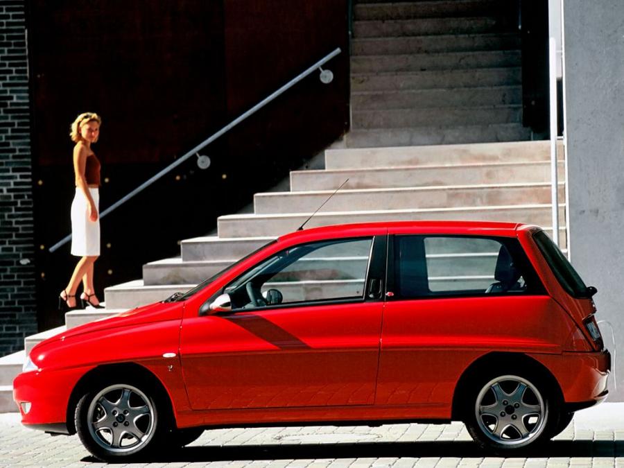  Lancia Y elefantino rosso 2000 года  (фото 2 из 6)